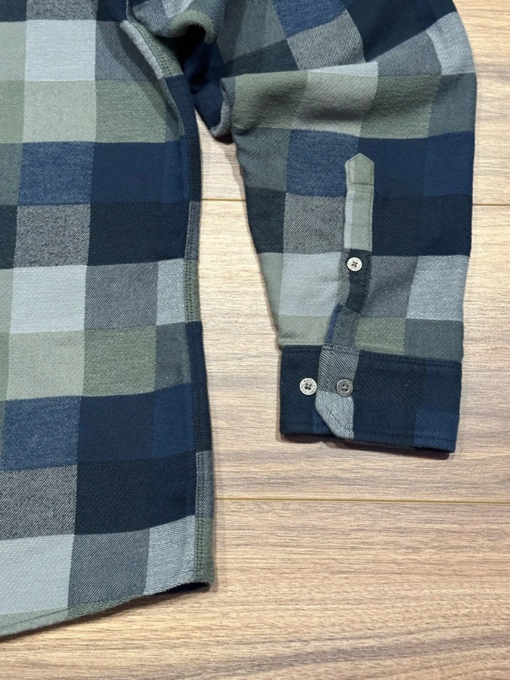 Kuhl Pixelatr Flannel Long Sleeve Button Down in Seaglass Blue Plaid Size XXL